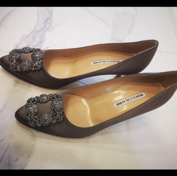 [Sold] Brand New Manolo Blahnik Hangisi Grey Satin - Picture 2 of 6
